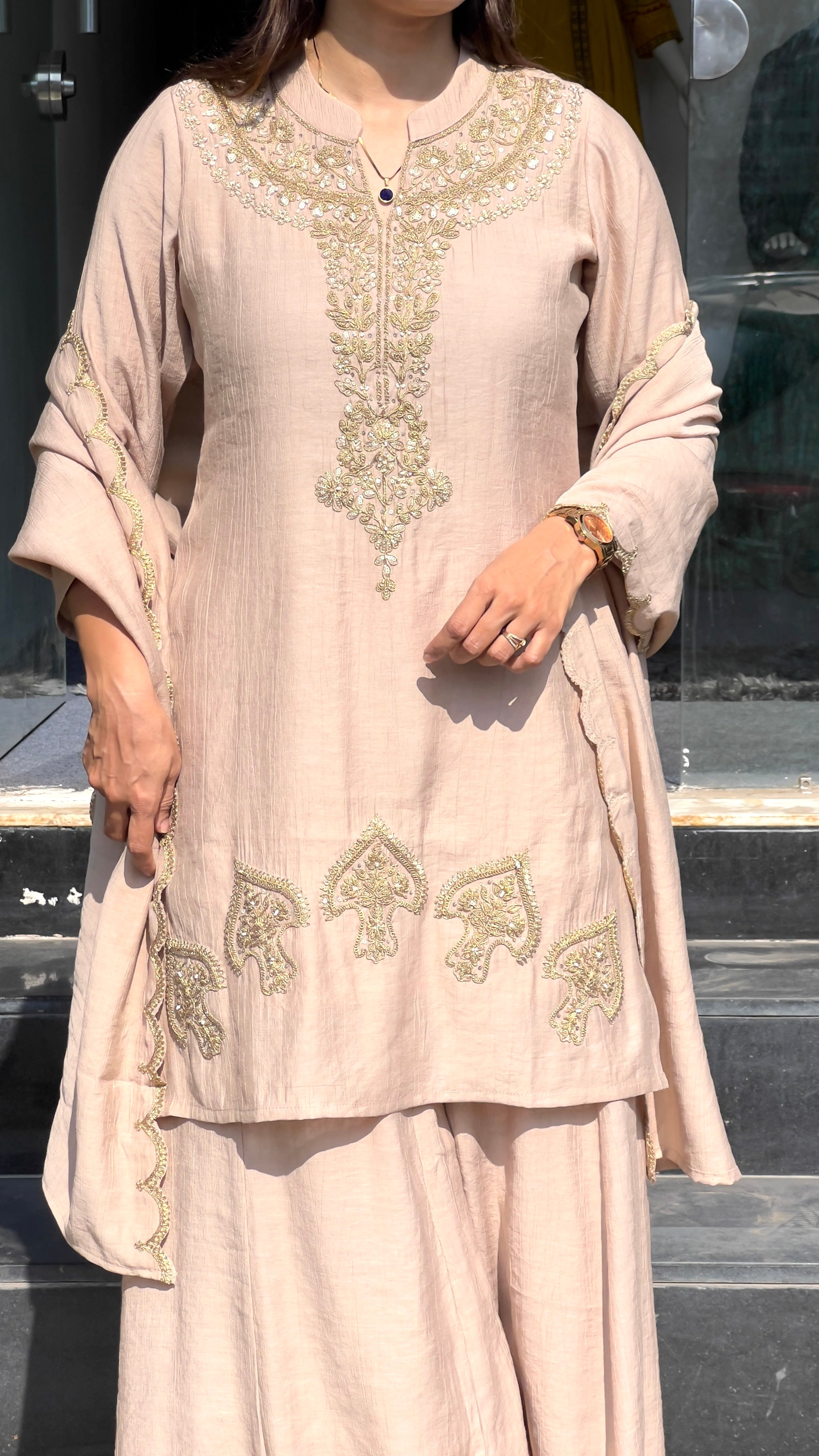 Cream Short Plazo Pair