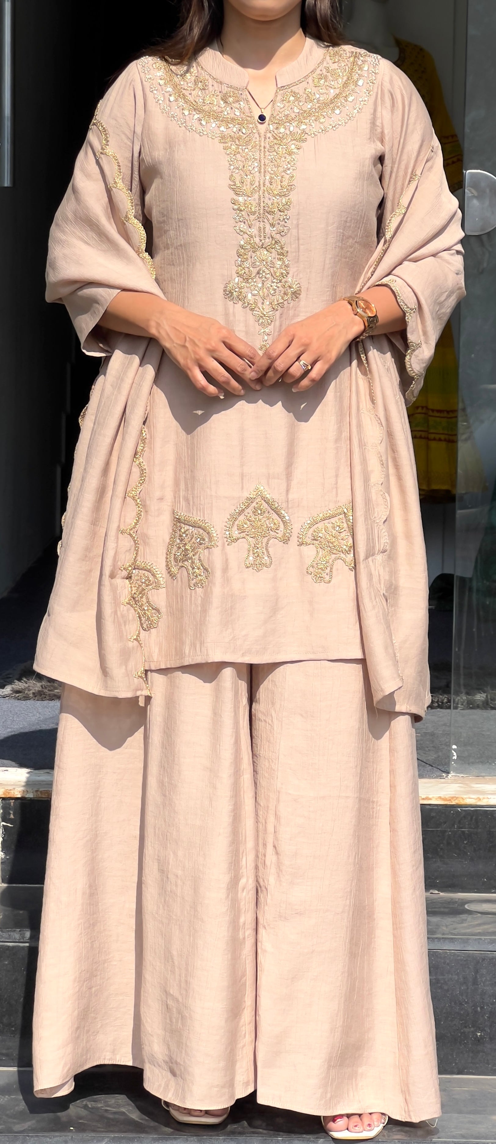 Cream Short Plazo Pair