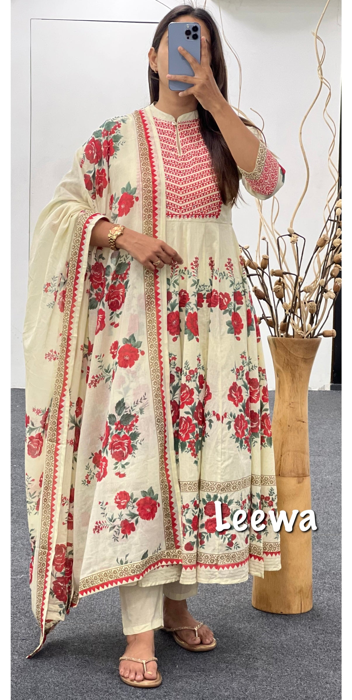 Floral offwhite Pair